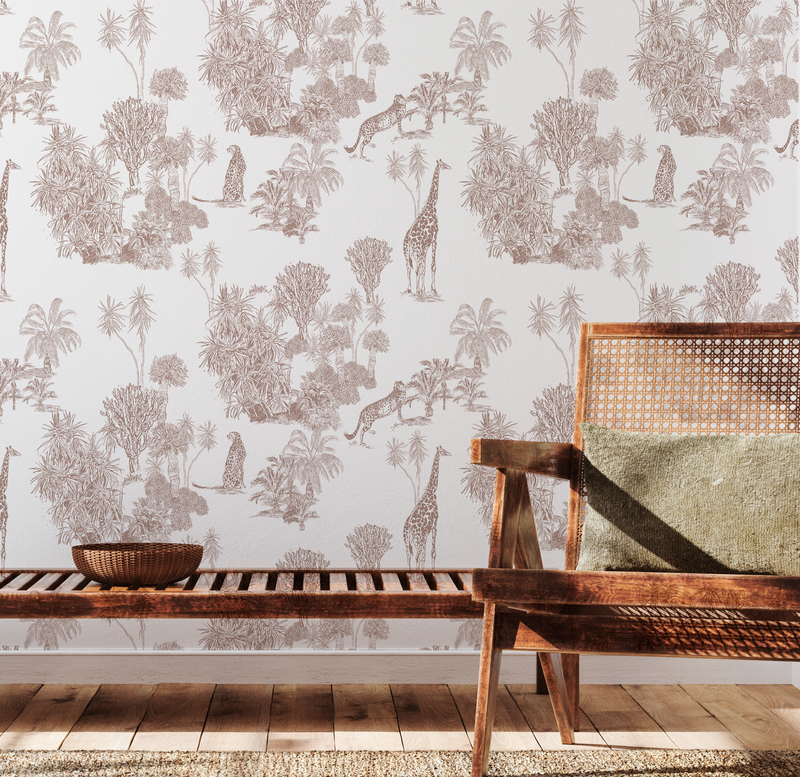 Detalle de Papel pintado JUNGLE TIERRA de Be Tip Top, diseño tropical con hojas exóticas en tonos marrón tierra ideal para salones, espacios infantiles o espacios con estilo natural.