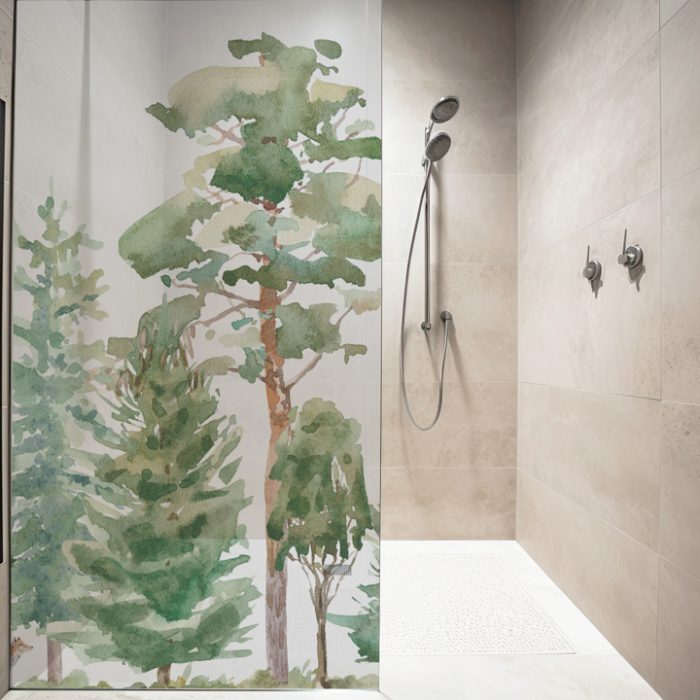 Papel pintado CANADÁ de Be Tip Top, diseño de hojas y ramas en tonos tierra y verde, ideal para salones, recibidores, dormitorios o espacios con estilo natural y acogedor.