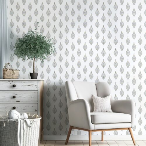 Papel pintado PADMA AGUA de Be Tip Top, diseño floral con hojas y flores en tonos azul agua y beige, ideal para salones o dormitorios de estilo natural y relajante.